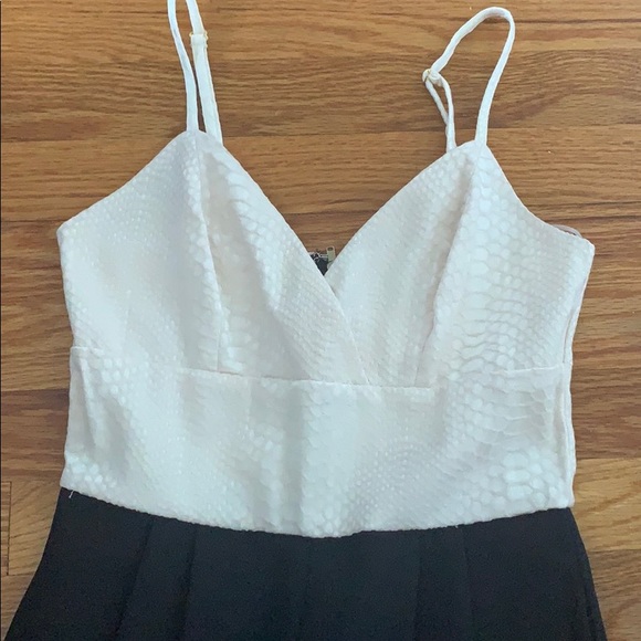 Multi-textured romper - Picture 2 of 4